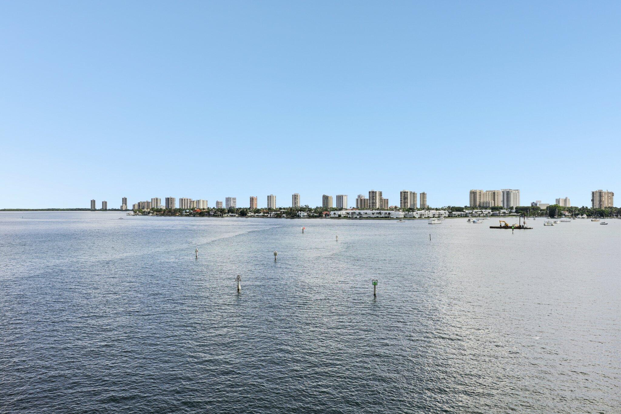 2640 Lake Shr Dr #507 Riviera Beach, FL 33404