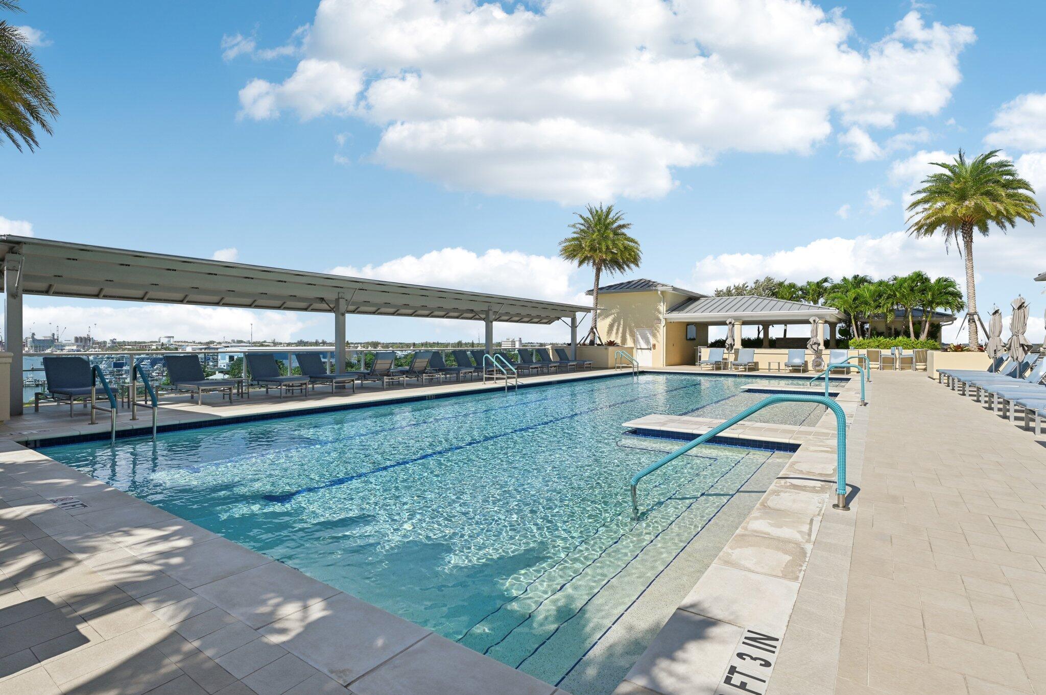 2640 Lake Shr Dr #507 Riviera Beach, FL 33404