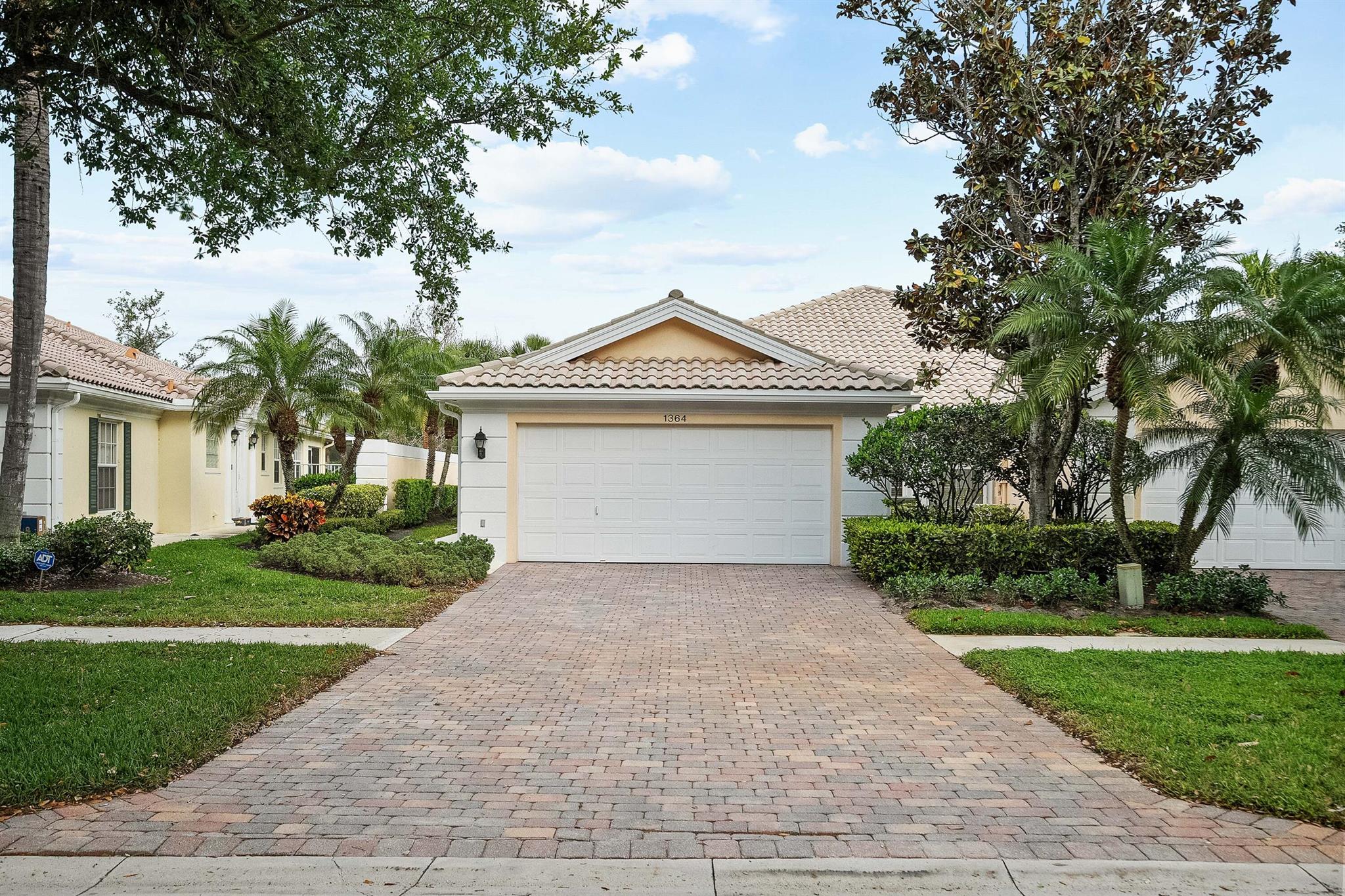 1364 Saint Lawrence Dr