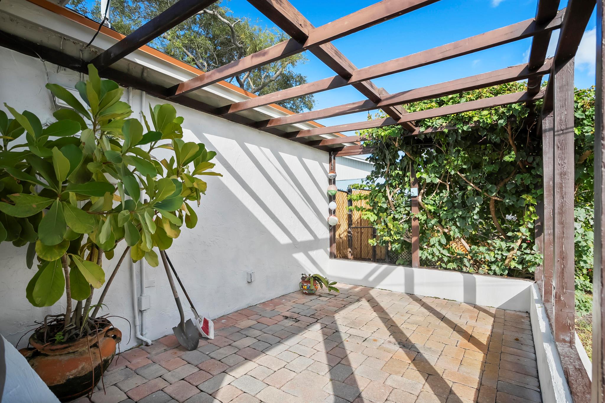 2870 Susan Ave Palm Beach Gardens, FL 33410