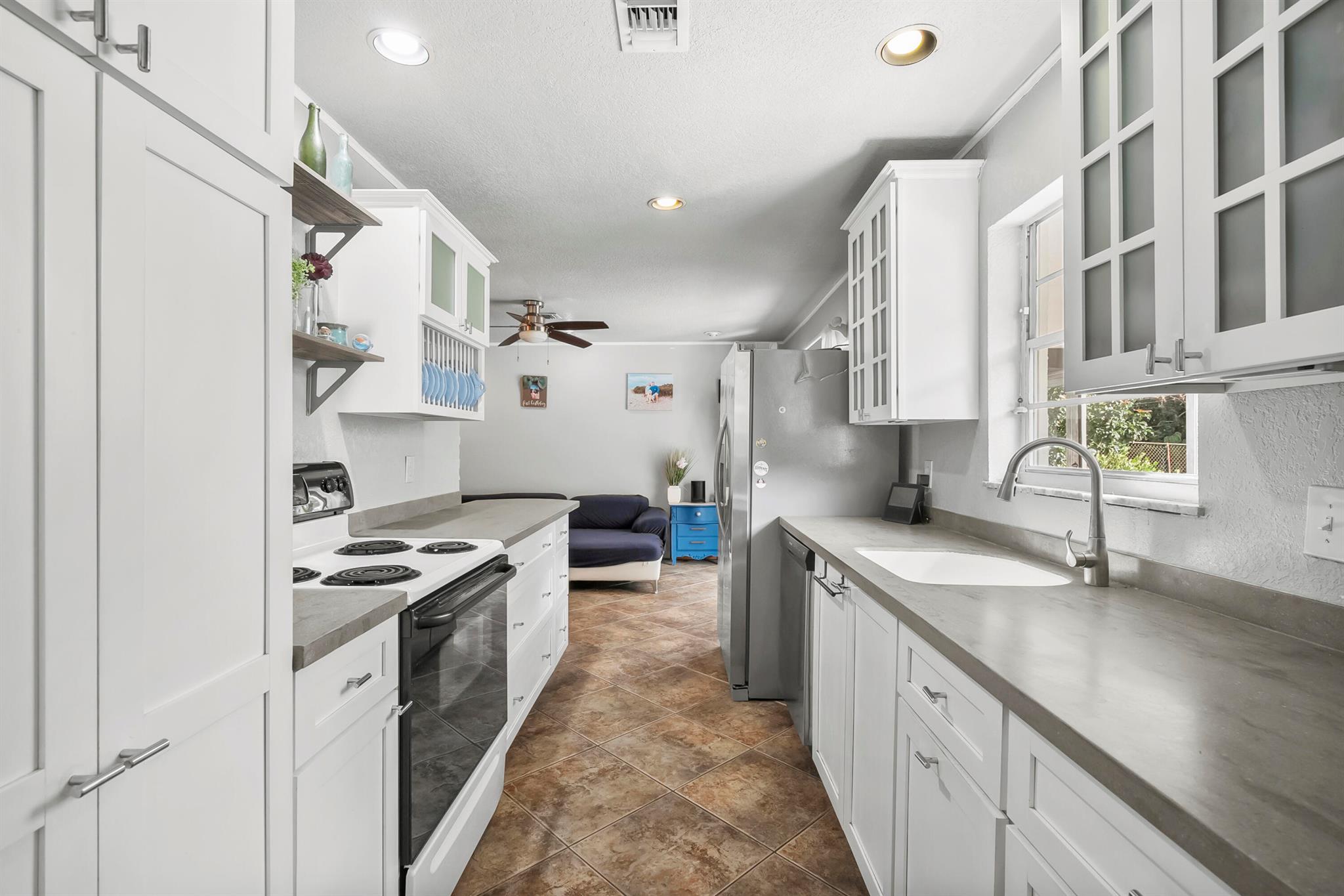 2870 Susan Ave Palm Beach Gardens, FL 33410