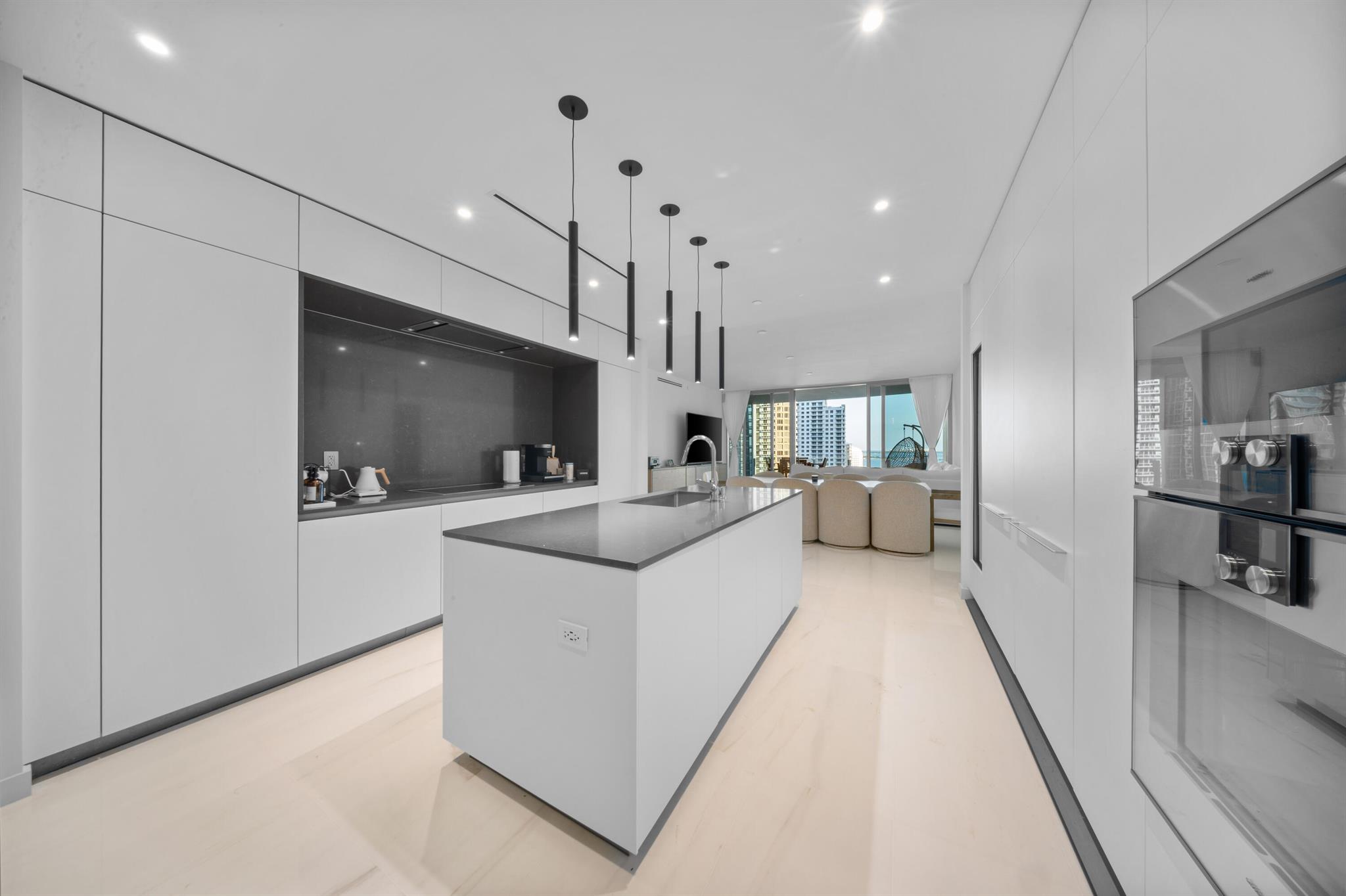 300 Biscayne Blvd Way #2004 Miami, FL 33131