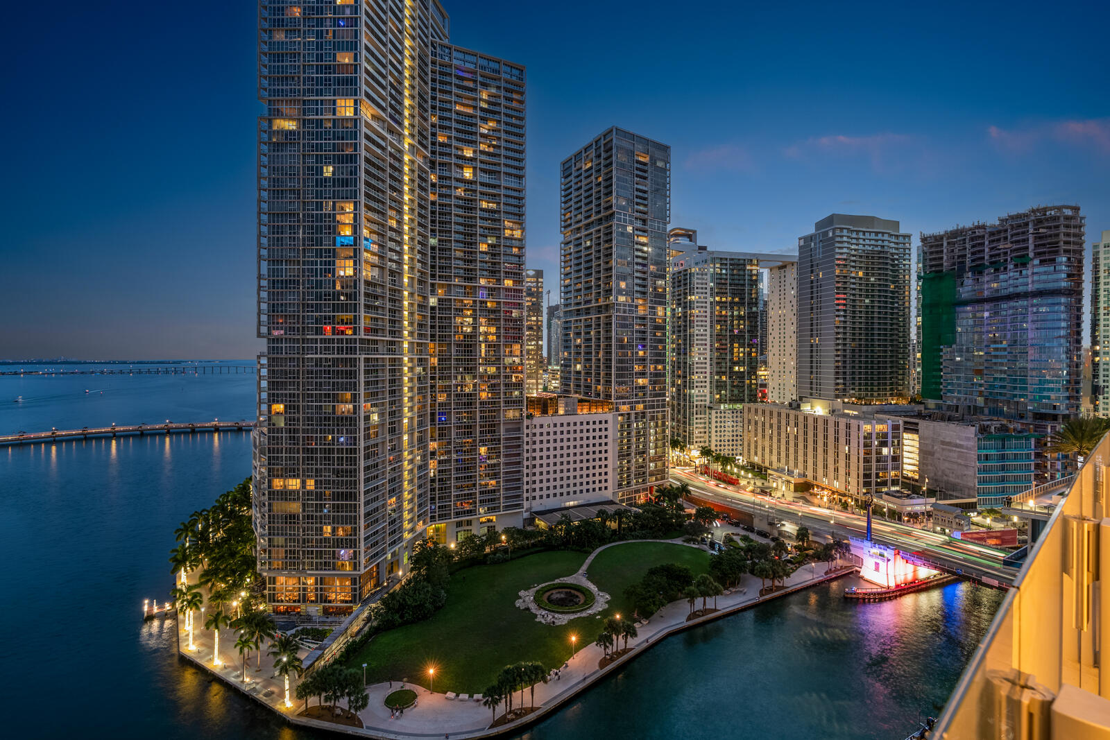 image Aston Martin Residences28