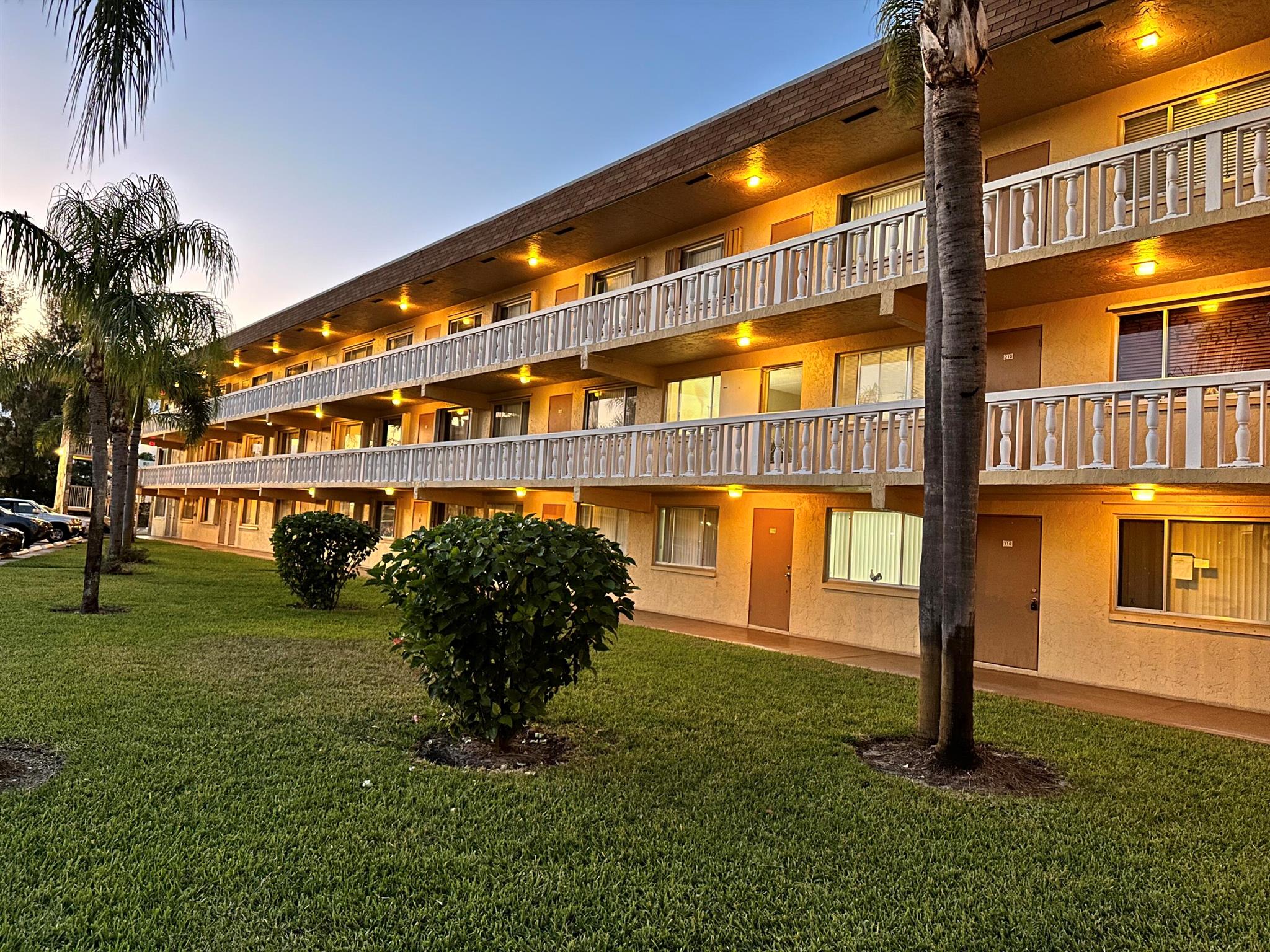 600 Village Grn Ct #203