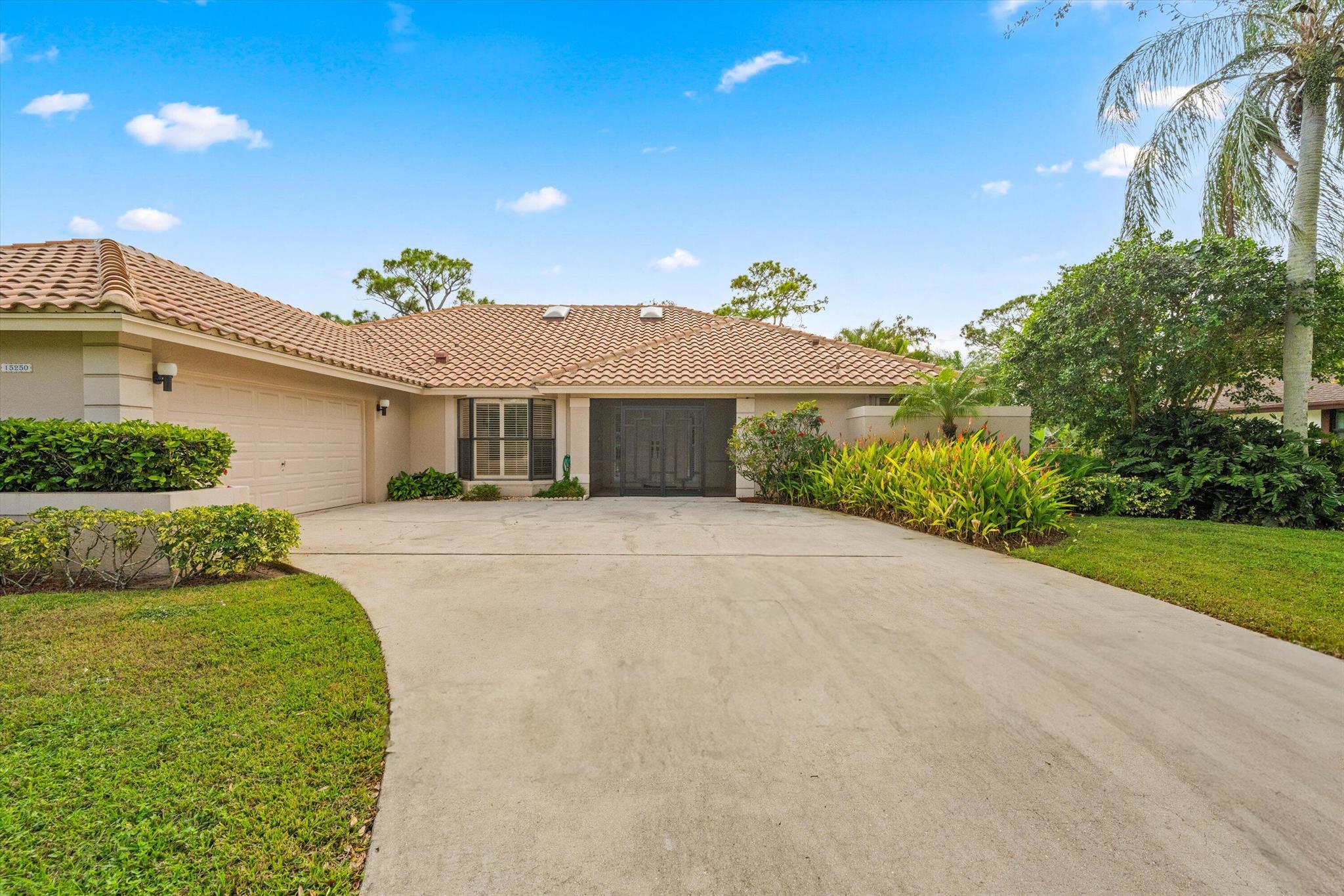 15250 Meadow Wood Dr Wellington, FL 33414