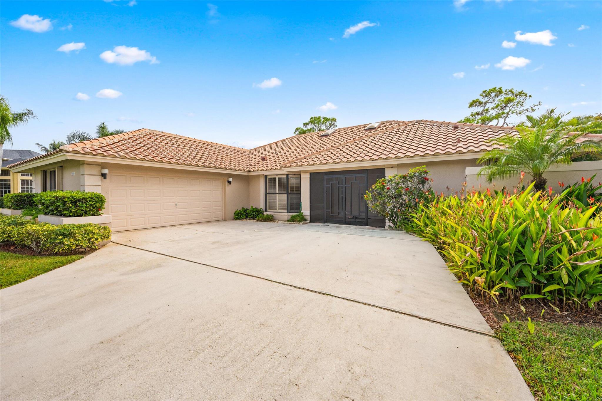 15250 Meadow Wood Dr Wellington, FL 33414