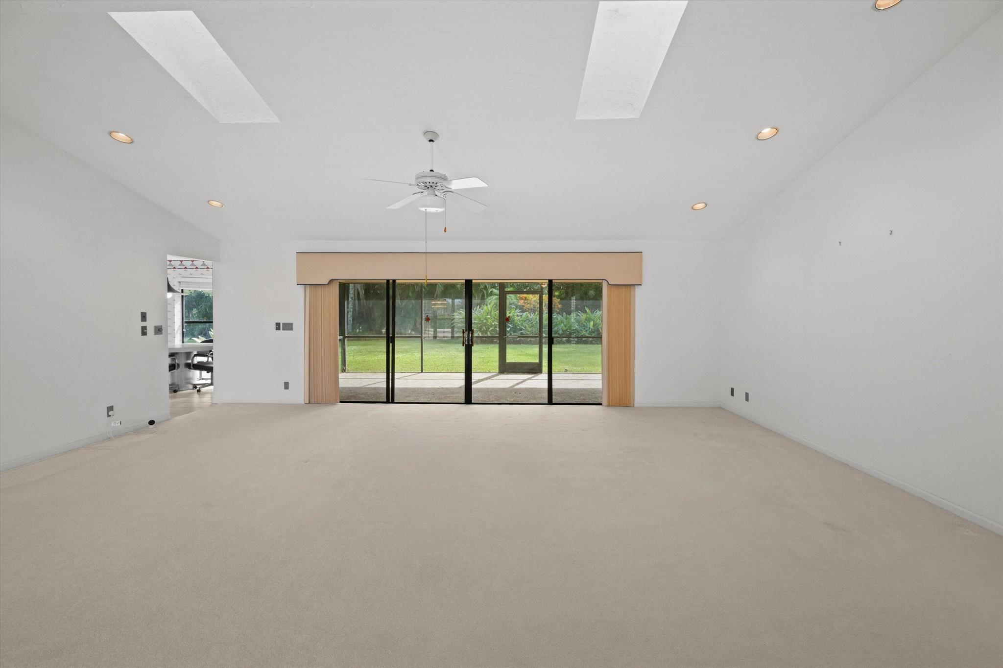 15250 Meadow Wood Dr Wellington, FL 33414