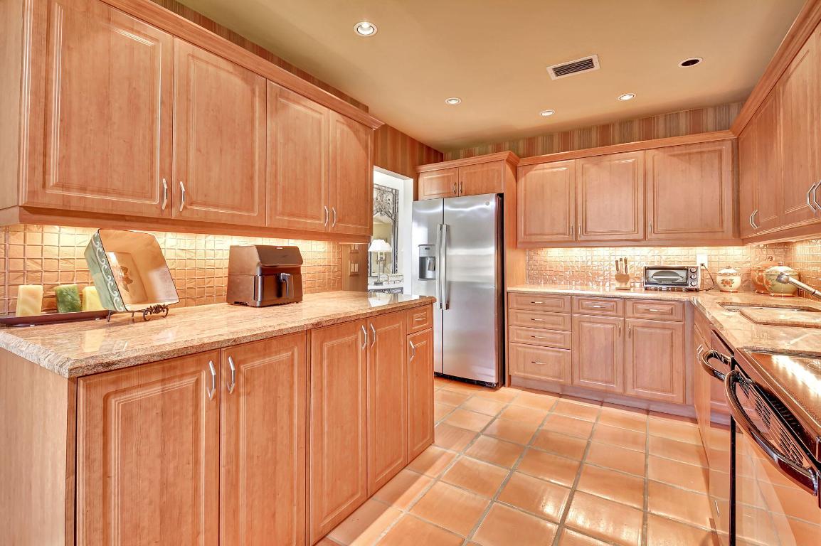 22 Eastgate Dr #D Boynton Beach, FL 33436