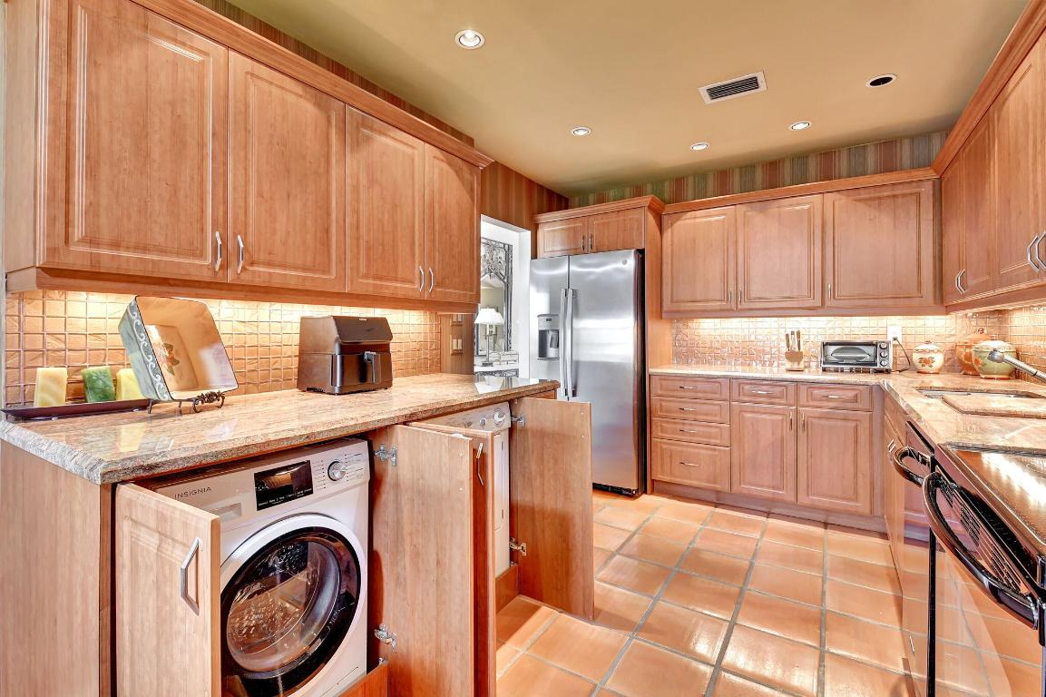 22 Eastgate Dr #D Boynton Beach, FL 33436