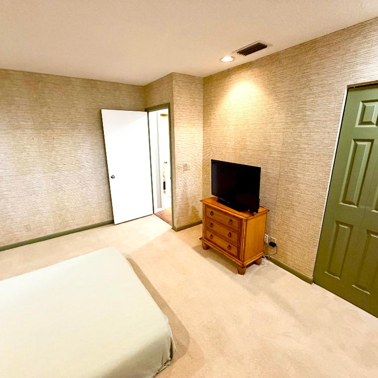 22 Eastgate Dr #D Boynton Beach, FL 33436