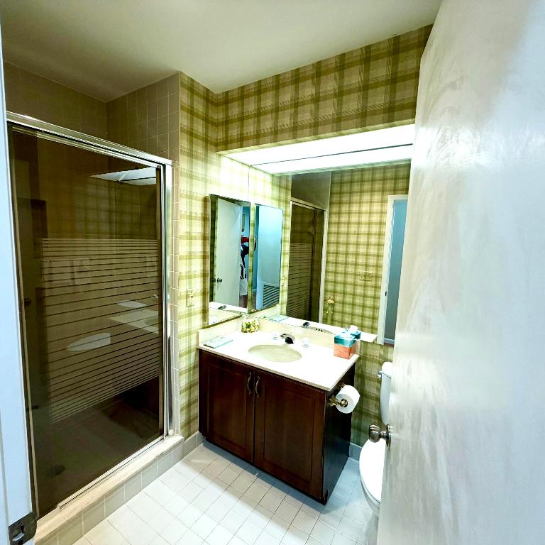 22 Eastgate Dr #D Boynton Beach, FL 33436