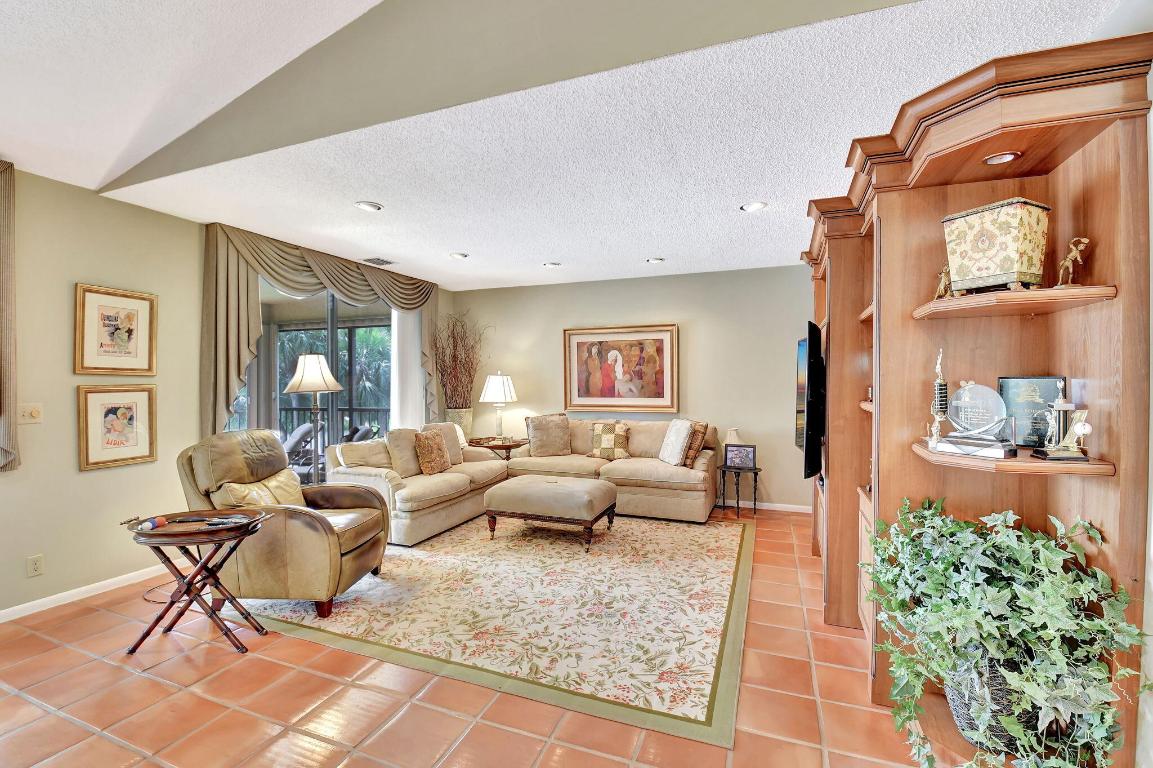 22 Eastgate Dr #D Boynton Beach, FL 33436