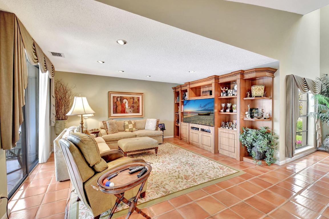 22 Eastgate Dr #D Boynton Beach, FL 33436