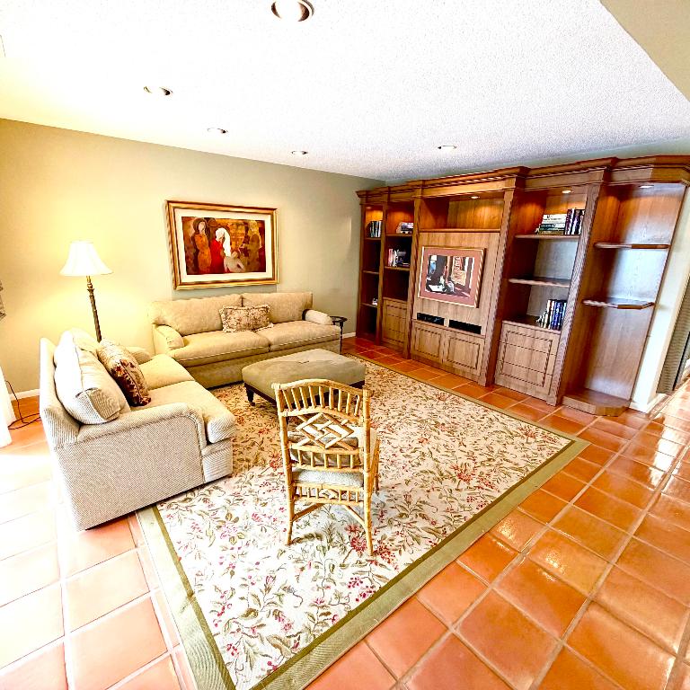 22 Eastgate Dr #D Boynton Beach, FL 33436