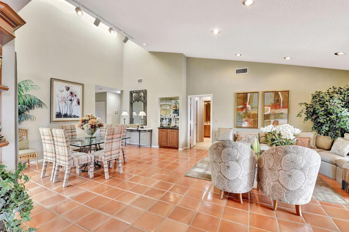 22 Eastgate Dr #D Boynton Beach, FL 33436