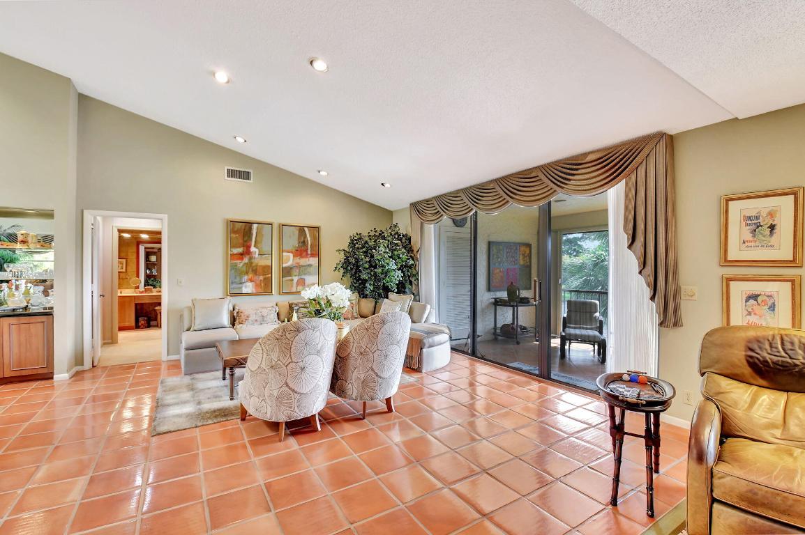 22 Eastgate Dr #D Boynton Beach, FL 33436