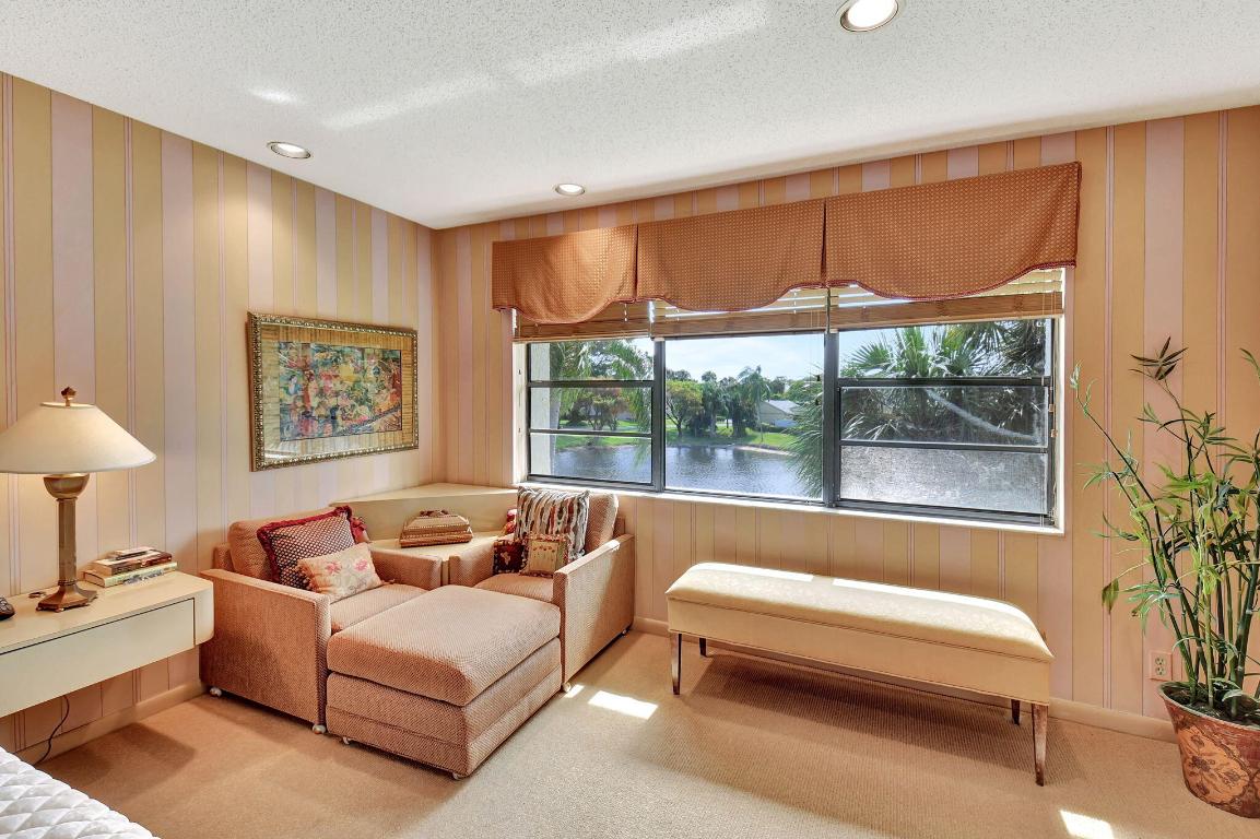 22 Eastgate Dr #D Boynton Beach, FL 33436