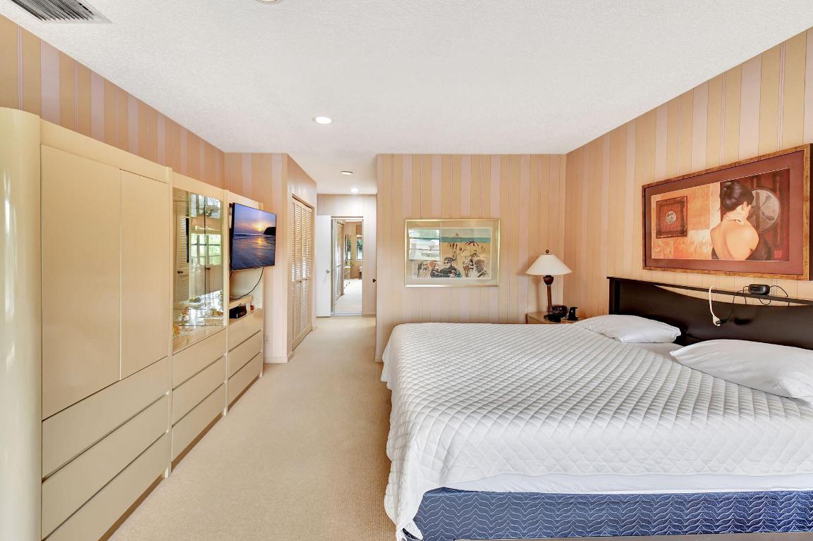 22 Eastgate Dr #D Boynton Beach, FL 33436