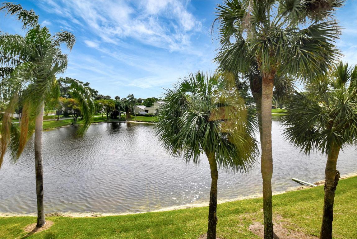 22 Eastgate Dr #D Boynton Beach, FL 33436