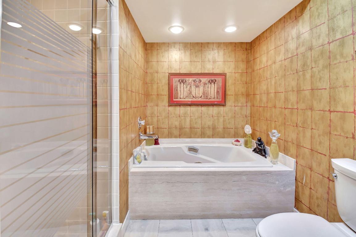 22 Eastgate Dr #D Boynton Beach, FL 33436