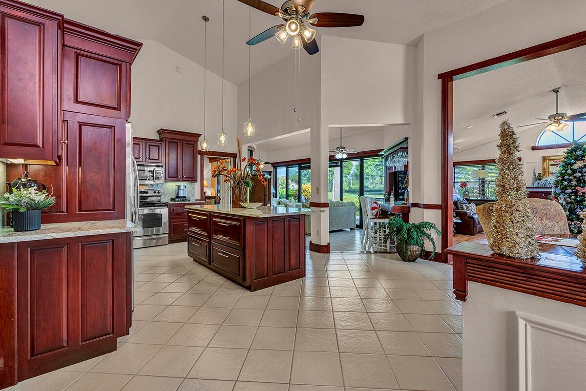 8142 Mimosa Pl Boynton Beach, FL 33472