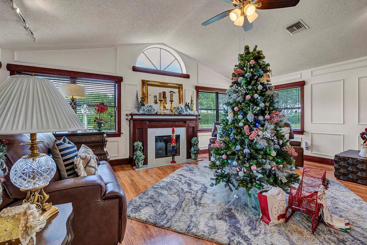 8142 Mimosa Pl Boynton Beach, FL 33472