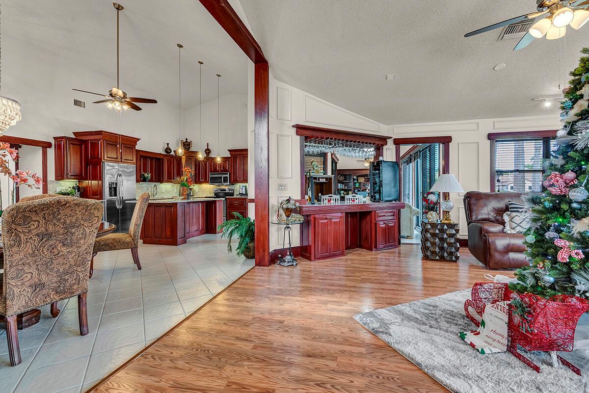 8142 Mimosa Pl Boynton Beach, FL 33472