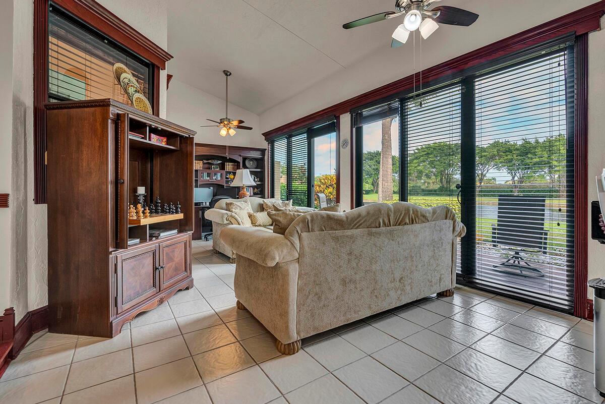 8142 Mimosa Pl Boynton Beach, FL 33472