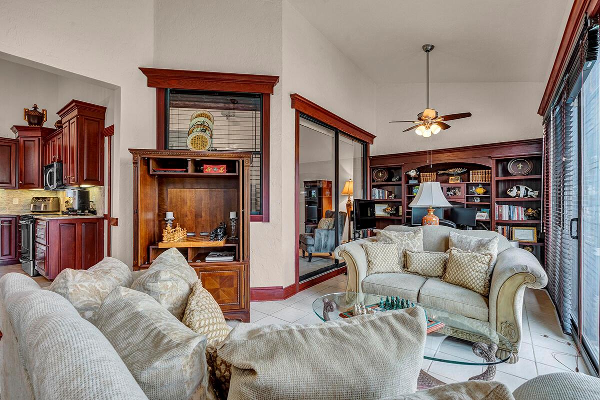 8142 Mimosa Pl Boynton Beach, FL 33472