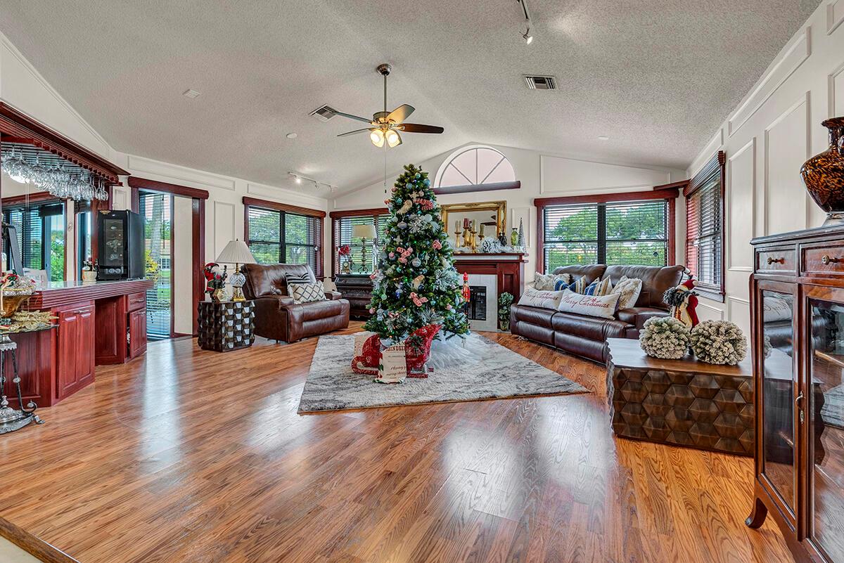 8142 Mimosa Pl Boynton Beach, FL 33472