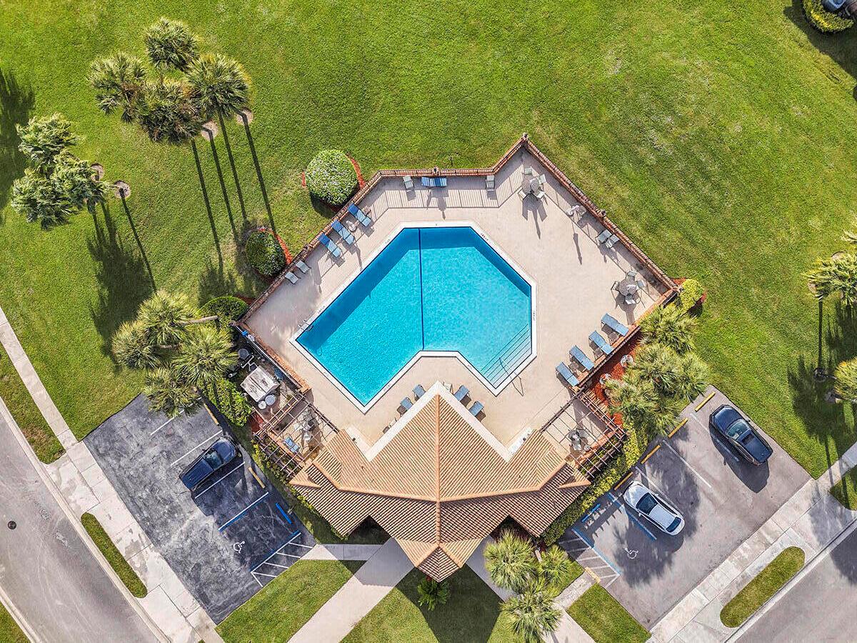 8142 Mimosa Pl Boynton Beach, FL 33472