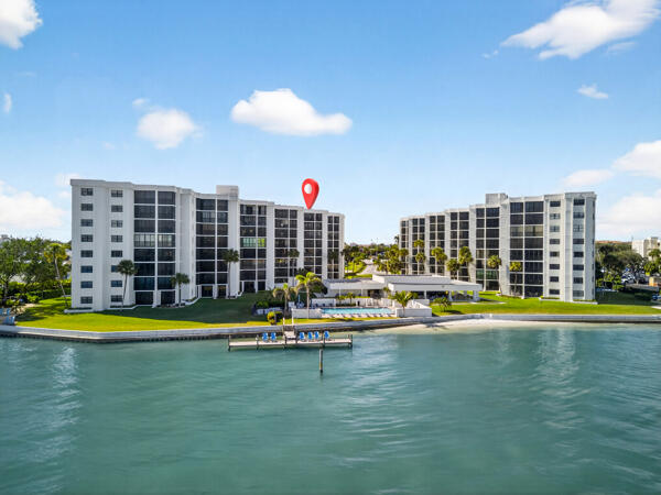 19800 Sandpointe Bay #708 Tequesta, FL 33469