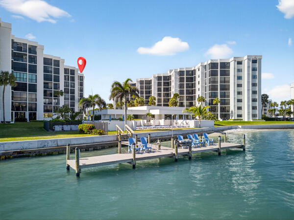 19800 Sandpointe Bay #708 Tequesta, FL 33469