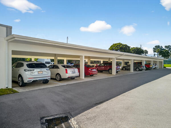 19800 Sandpointe Bay #708 Tequesta, FL 33469