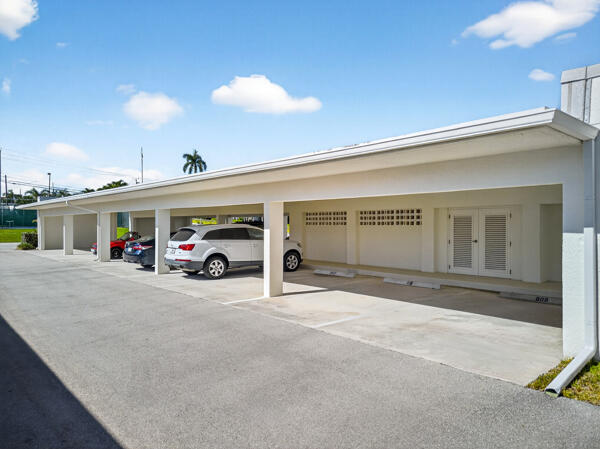 19800 Sandpointe Bay #708 Tequesta, FL 33469