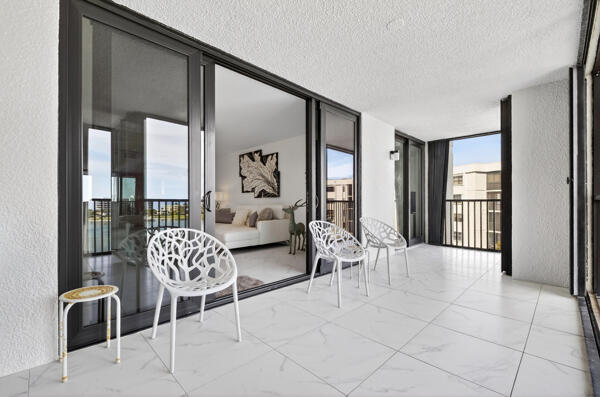 19800 Sandpointe Bay #708 Tequesta, FL 33469