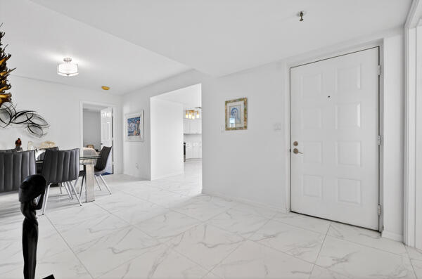 19800 Sandpointe Bay #708 Tequesta, FL 33469