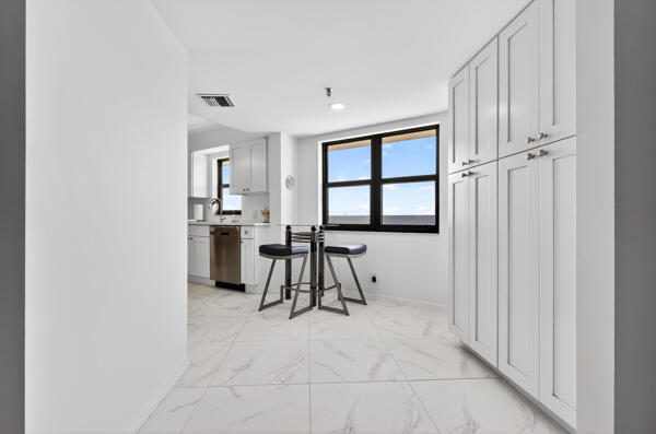 19800 Sandpointe Bay #708 Tequesta, FL 33469