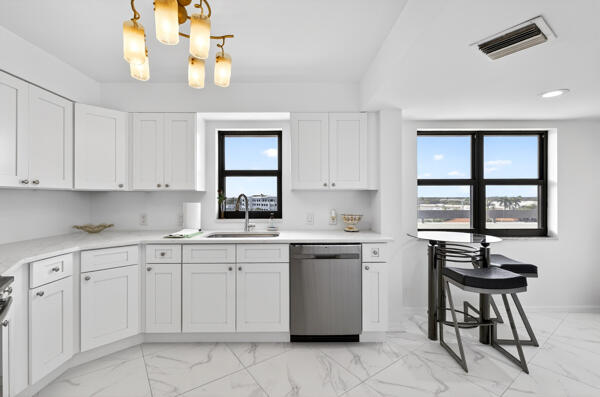 19800 Sandpointe Bay #708 Tequesta, FL 33469