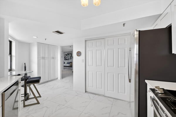 19800 Sandpointe Bay #708 Tequesta, FL 33469