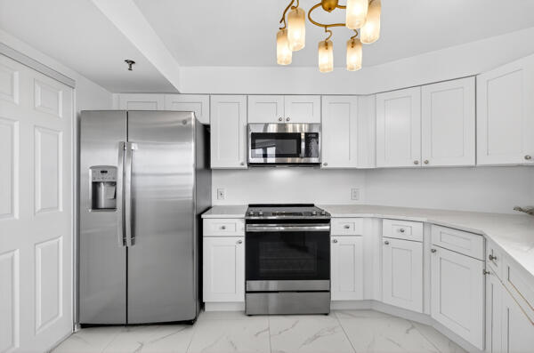 19800 Sandpointe Bay #708 Tequesta, FL 33469