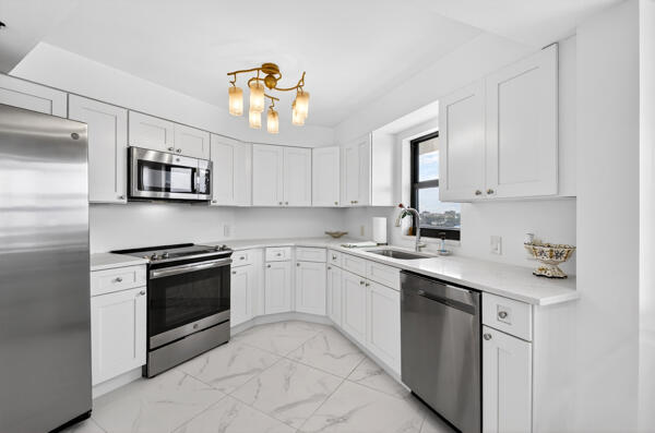 19800 Sandpointe Bay #708 Tequesta, FL 33469