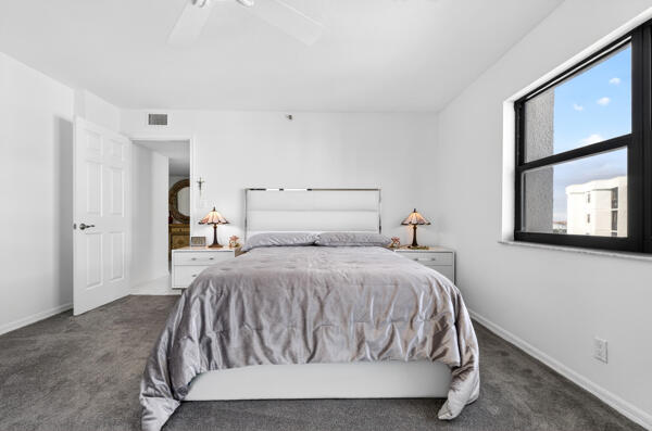 19800 Sandpointe Bay #708 Tequesta, FL 33469