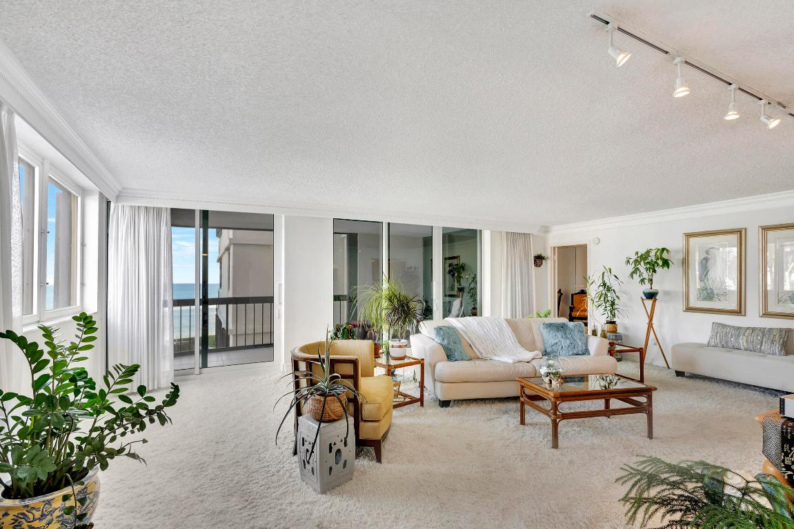 5380 N Ocean #3f Riviera Beach, FL 33404