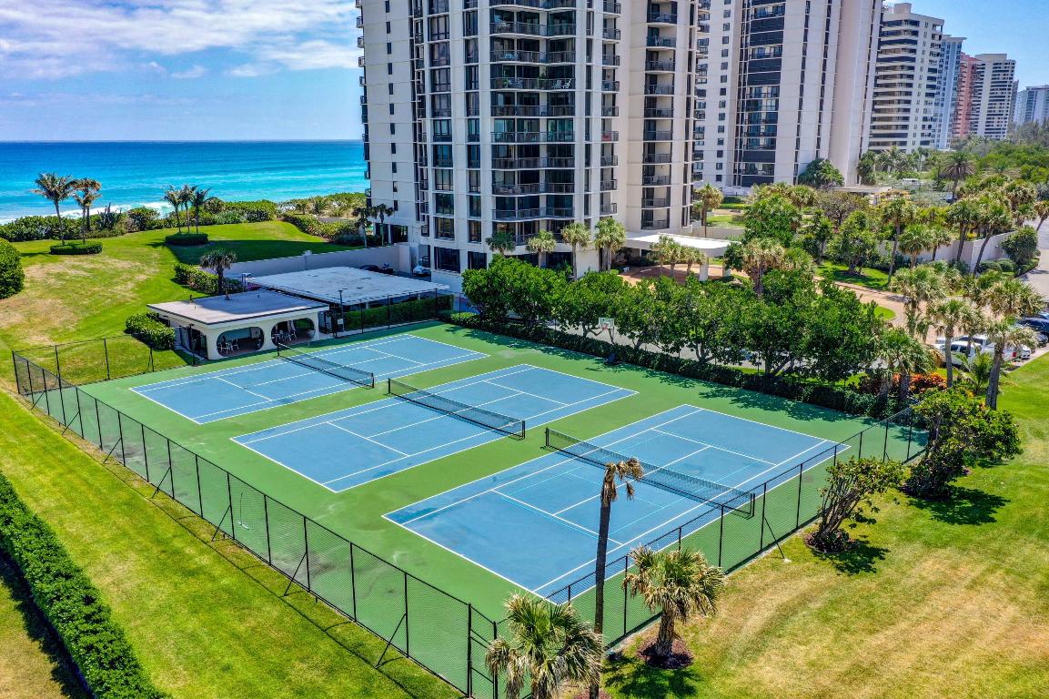 5380 N Ocean #3f Riviera Beach, FL 33404