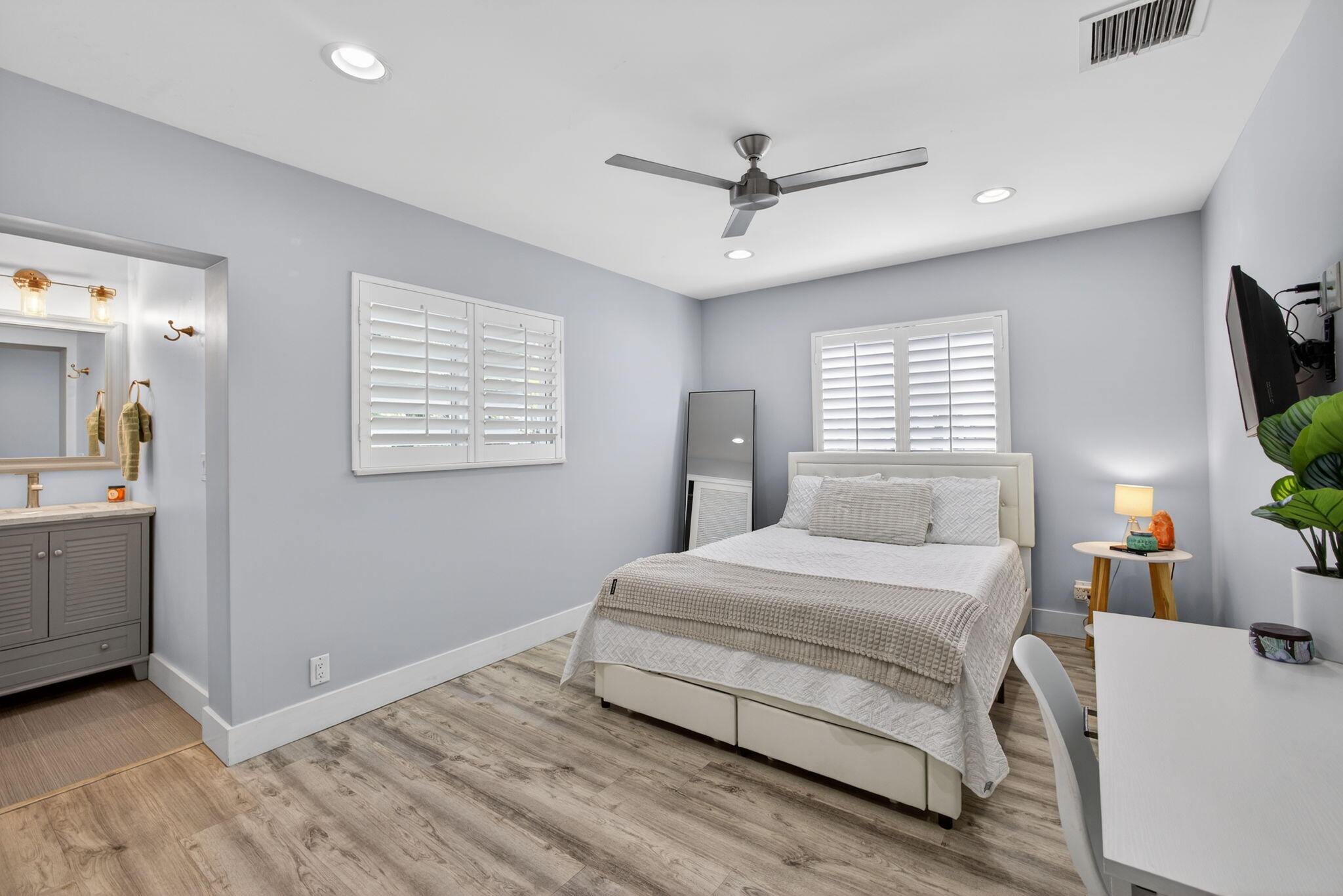 908 Penn Jupiter, FL 33458