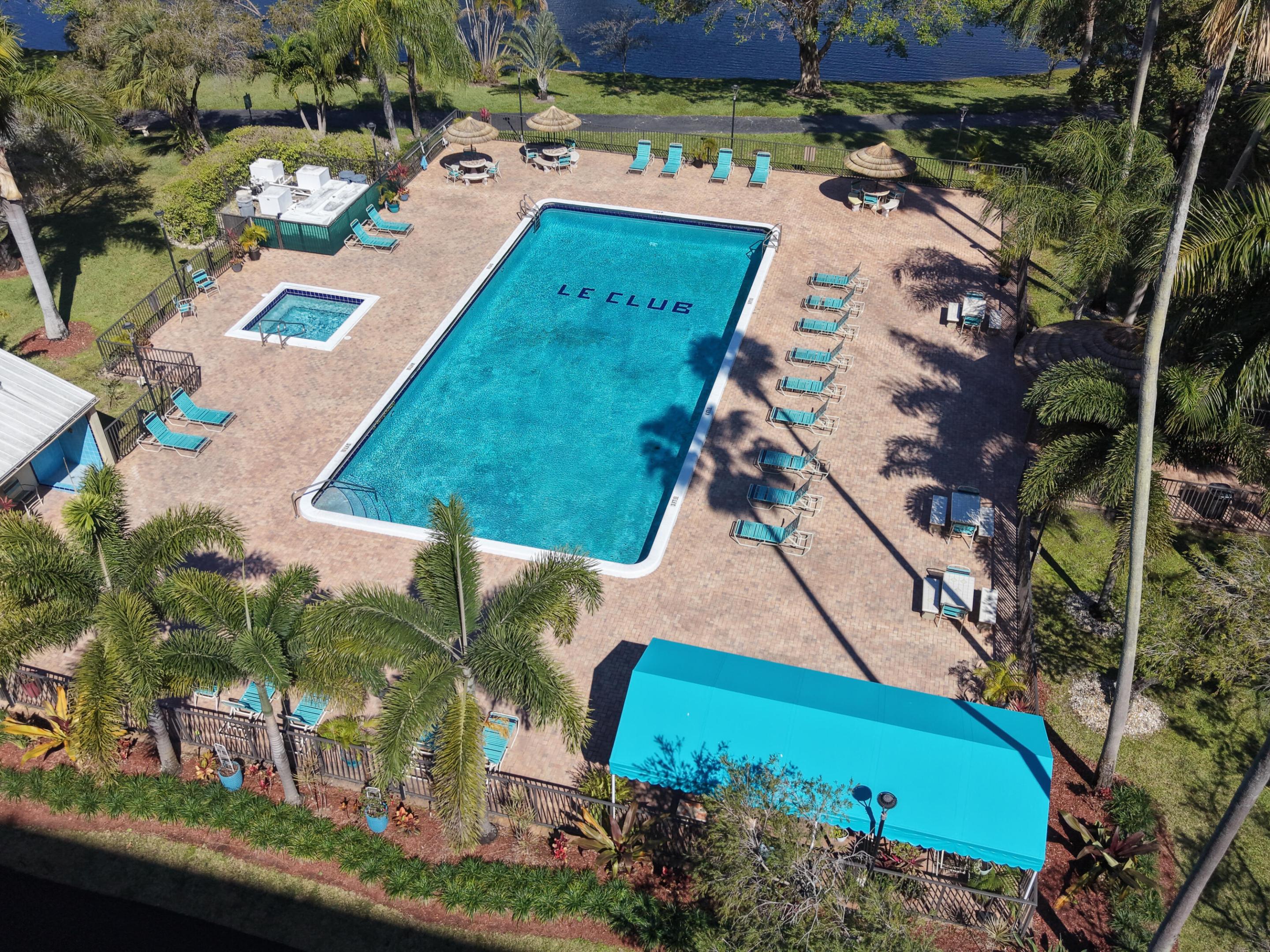 2112 S Cypress Bnd #404