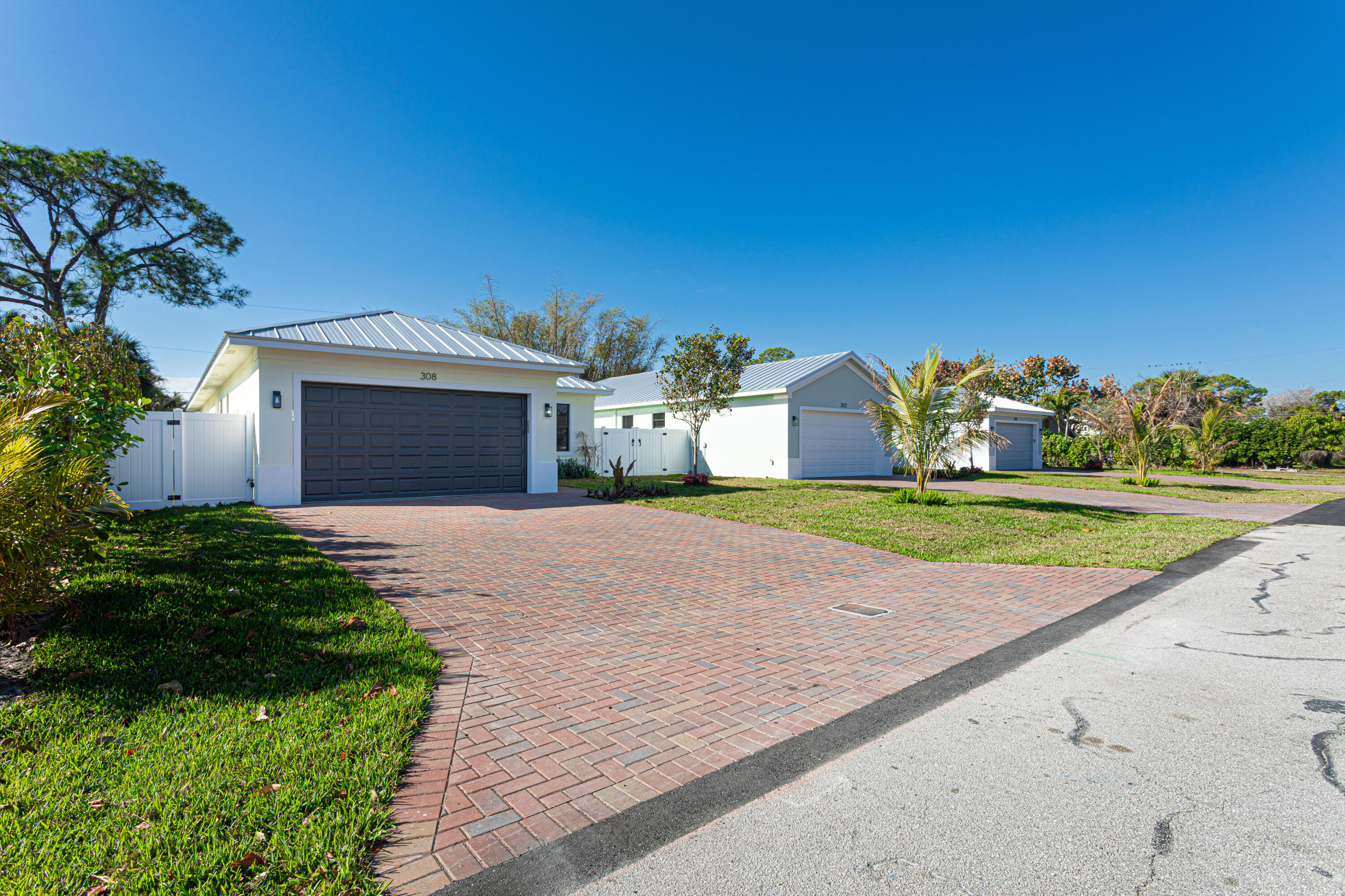 314 4th St Jupiter, FL 33458
