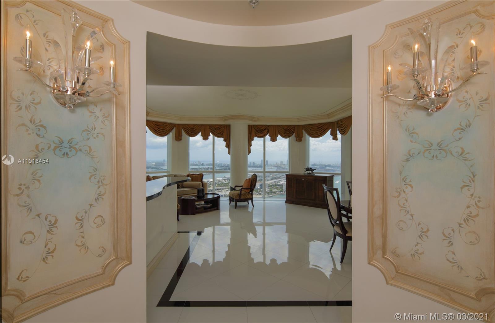 244 Biscayne Blvd #4203