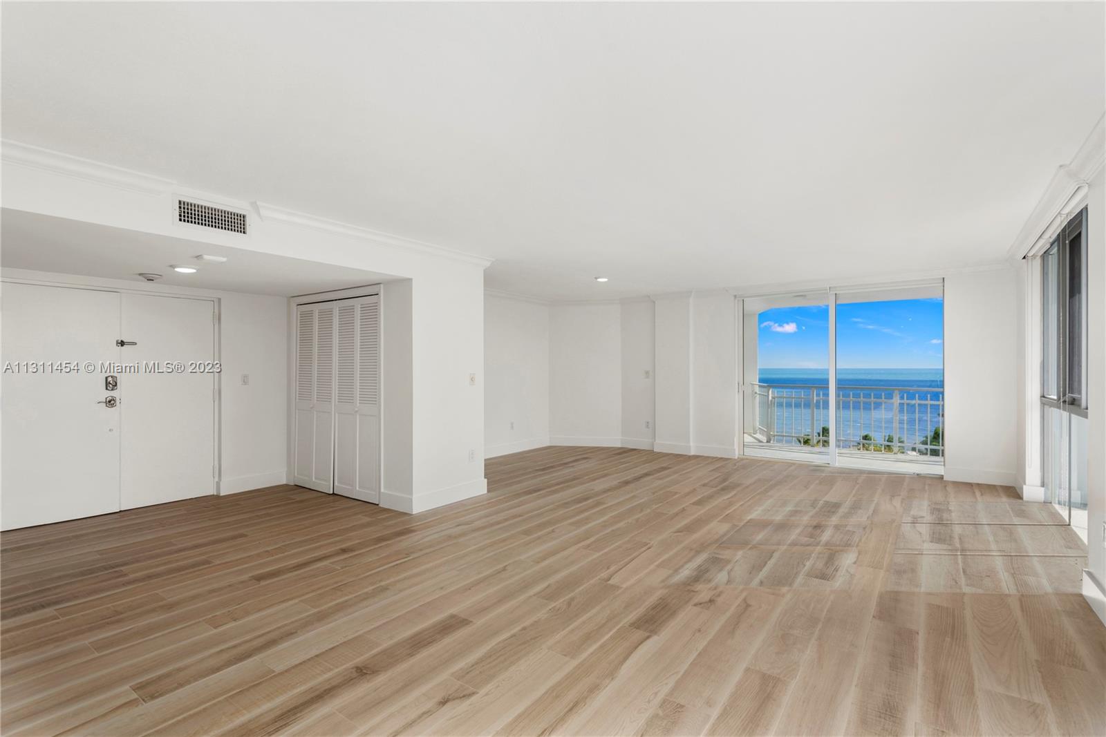 600 Grapetree Dr 7ES, Key Biscayne MLS A11311454 For Rent